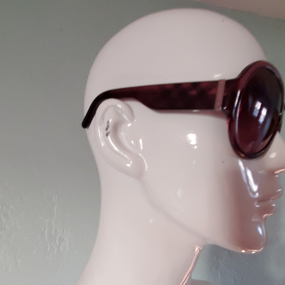 Burberry sunglasses - Picture 7 of 8